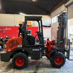 Autoelevador articulado HANOMAG E100/4